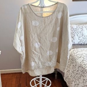 Polka dot linen crinkle top
